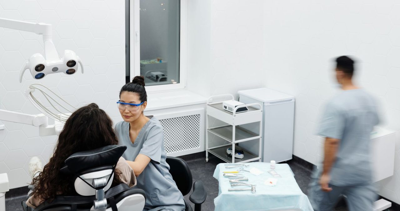 Dental CRM in Dubai: ROI and Features for Clinics